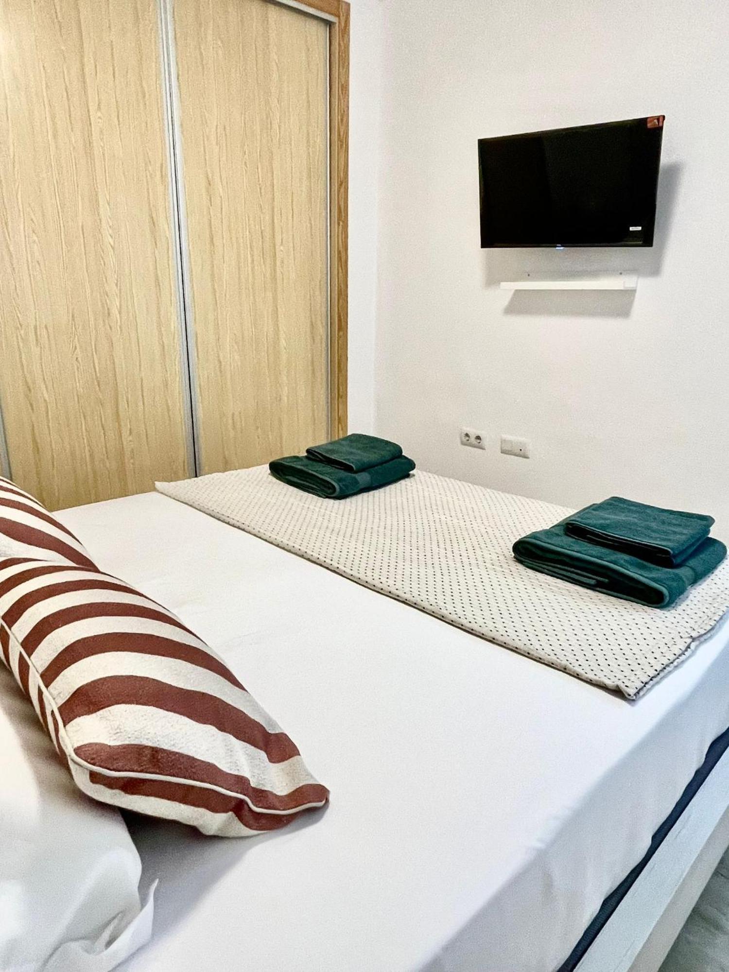 Apartamentos Familiares Puerto Nova カルタヘナ エクステリア 写真